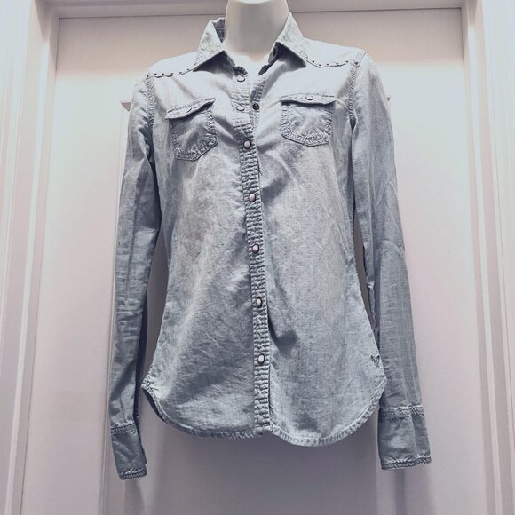 American Eagle Outfitters-Long Sleeve Denim Western Shirt-Studs-Pearl Snaps-Sz 4 - Picture 2 of 15